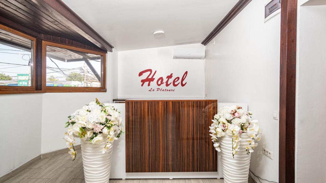 Hotel La Platouri Voluntari Екстериор снимка